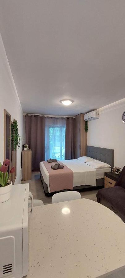 Stay With Oleg C17 Paralimni Exterior photo